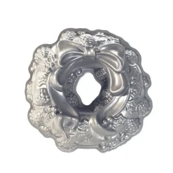 Stampo Holiday Wreath